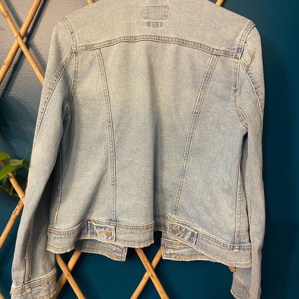 Universal Thread light denim jacket - Picture 3 of 3